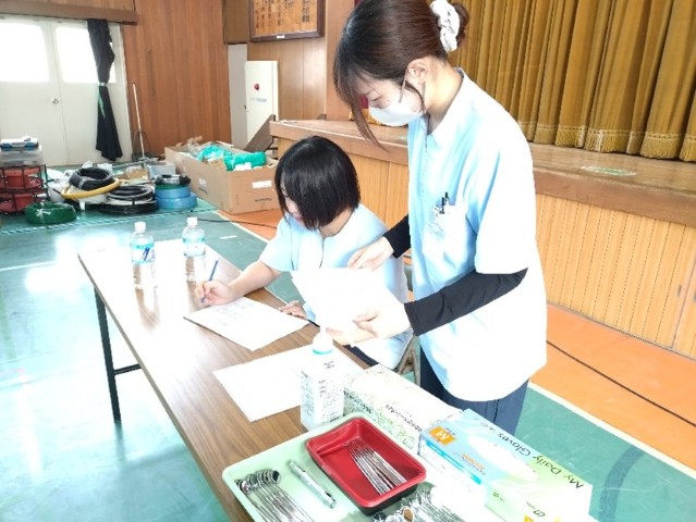 【歯科検診と内科検診の記録係もしました】